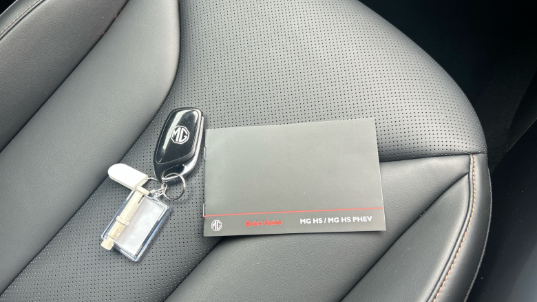 MG HS 1.5 T-GDI Trophy 5dr DCT Petrol Hatchback